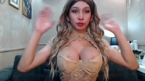 Snapshot of tscassieclassy_xx chatting on March 11, 4:18 pm Cassie online show from March 11, 4:18 pm
