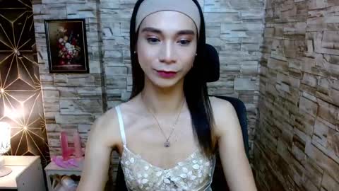 Tina online show from December 17, 5:36 pm