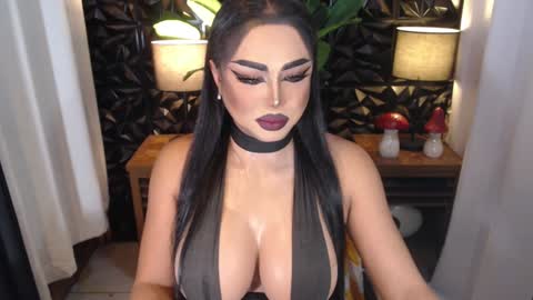 Snapshot of tsdarkdevon chatting on December 5, 5:21 am tsdarkdevon online show from December 5, 5:21 am