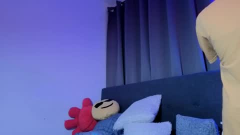 Bella Ratbu online show from December 1, 2:19 pm