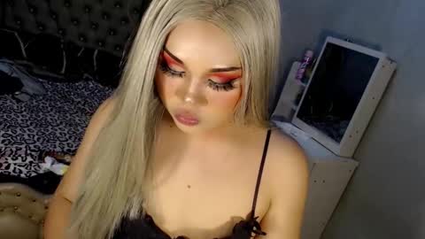 Snapshot of tsscarlett_xx chatting on September 24, 9:32 pm jayvie online show from September 24, 9:32 pm
