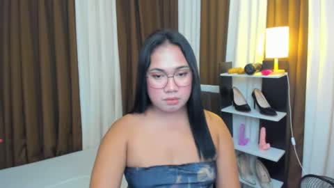 Snapshot of tsuncutkaren chatting on September 19, 6:03 pm Karen Oquio online show from September 19, 6:03 pm