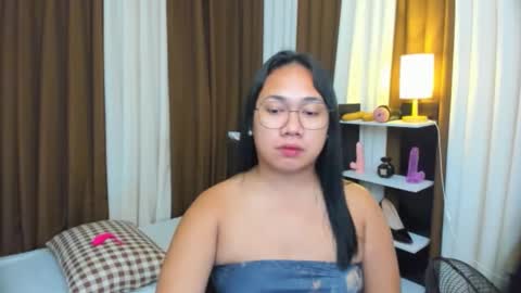 Snapshot of tsuncutkaren chatting on September 28, 6:07 pm Karen Oquio online show from September 28, 6:07 pm