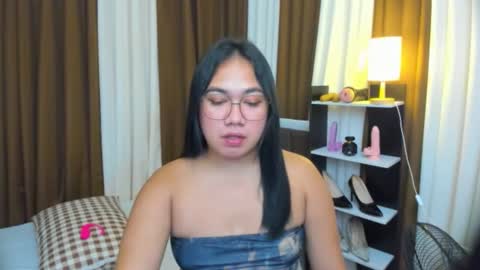 Snapshot of tsuncutkaren chatting on October 2, 6:03 am Karen Oquio online show from October 2, 6:03 am