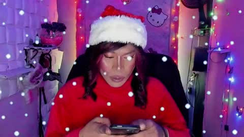 Snapshot of tsviolett chatting on December 23, 6:05 pm BellaRoxanna online show from December 23, 6:05 pm
