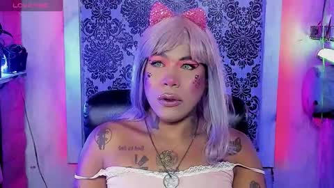 Snapshot of tsviolett chatting on October 6, 6:41 pm BellaRoxanna online show from October 6, 6:41 pm