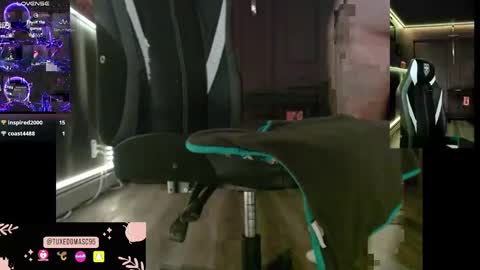 Snapshot of tuxedomasc95 chatting on December 19, 2:45 am Alfie online show from December 19, 2:45 am
