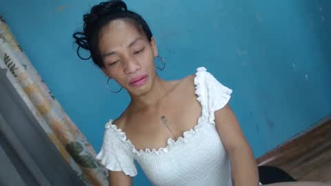 Snapshot of uncut_queen chatting on October 7, 4:46 am LOVELY JANE online show from October 7, 4:46 am