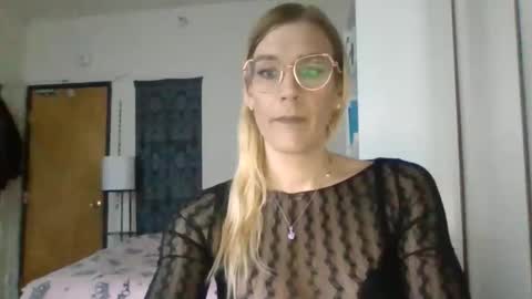 UnicornSlut333 online show from November 22, 4:31 pm