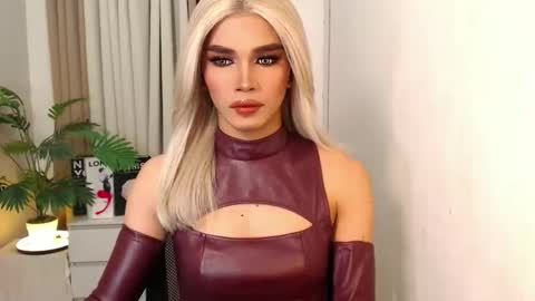 Miss Andrea online show from December 18, 7:30 pm