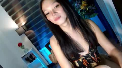 Snapshot of ur_hot_fantasyxxx chatting on October 3, 9:53 am Saina Gonzales online show from October 3, 9:53 am