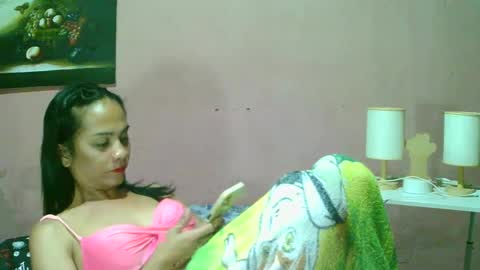 Snapshot of ur_sexybabe_ehra chatting on December 18, 4:17 pm ur_sexybabe_ehra online show from December 18, 4:17 pm