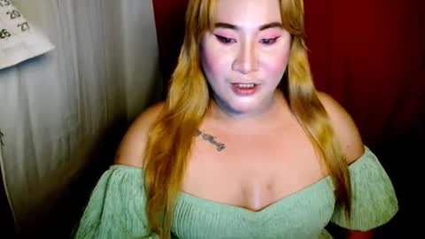 Snapshot of uramazingbomshel chatting on September 27, 3:54 pm pretitit micole online show from September 27, 3:54 pm