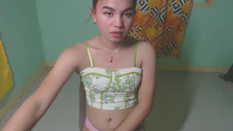 Snapshot of urasian_kat chatting on February 23, 9:00 am urasian_kat online show from February 23, 9:00 am