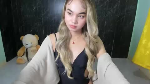 Snapshot of urasian_kat chatting on March 5, 8:18 am urasian_kat online show from March 5, 8:18 am
