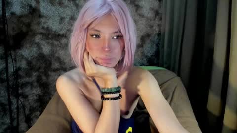 Snapshot of urasian_slut_yana chatting on January 28, 1:08 am yana online show from January 28, 1:08 am