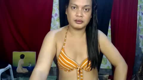 Snapshot of urasiandominaxx chatting on September 17, 9:58 am Diane online show from September 17, 9:58 am