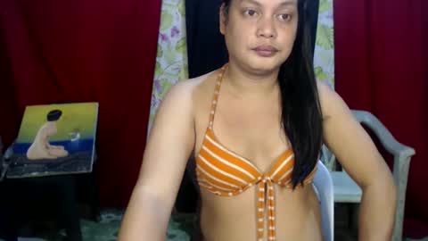Snapshot of urasiandominaxx chatting on October 1, 8:15 am Diane online show from October 1, 8:15 am