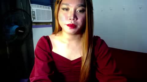 Snapshot of urasiansweet_cummer chatting on January 22, 1:42 am KENDRA online show from January 22, 1:42 am
