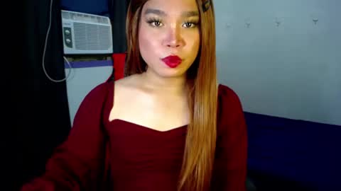 Snapshot of urasiansweet_cummer chatting on February 21, 12:49 am KENDRA online show from February 21, 12:49 am