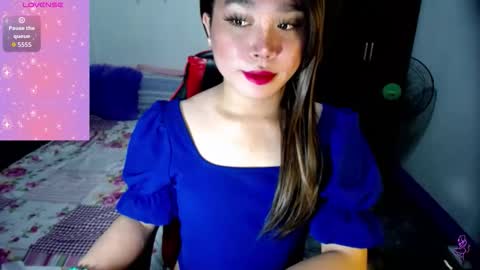 Snapshot of urasiansweet_cummer chatting on October 3, 2:33 am KENDRA online show from October 3, 2:33 am