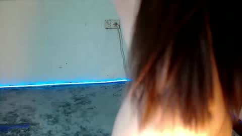 Snapshot of urbabyhot_gurl chatting on December 23, 10:33 pm QUEEN ANGEL online show from December 23, 10:33 pm