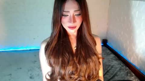 Snapshot of urbabyhot_gurl chatting on January 14, 3:15 pm QUEEN ANGEL online show from January 14, 3:15 pm
