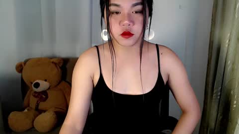 Snapshot of urbitchfantasexx_miles25 chatting on December 25, 12:58 pm Miles online show from December 25, 12:58 pm