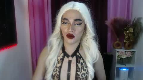 Snapshot of urcumgirlasiants chatting on October 4, 9:37 pm KENDALL online show from October 4, 9:37 pm