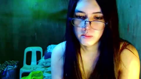 Snapshot of urdreamfilipina chatting on September 27, 1:47 am urdreamfilipina online show from September 27, 1:47 am