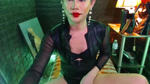 Snapshot of urhardcockqueenxxx chatting on December 21, 9:15 pm queen norelle online show from December 21, 9:15 pm