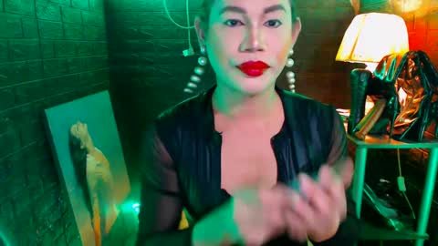 Snapshot of urhardcockqueenxxx chatting on January 6, 8:28 pm queen norelle online show from January 6, 8:28 pm