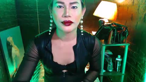 Snapshot of urhardcockqueenxxx chatting on March 6, 10:05 am queen norelle online show from March 6, 10:05 am