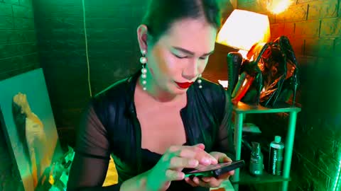 Snapshot of urhardcockqueenxxx chatting on March 9, 2:21 pm queen norelle online show from March 9, 2:21 pm
