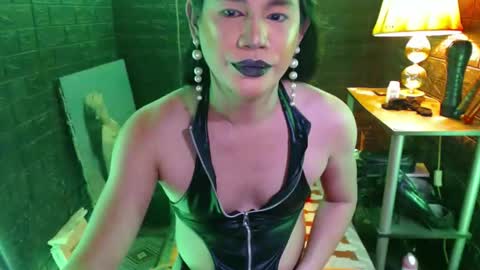 Snapshot of urhardcockqueenxxx chatting on October 10, 3:18 am queen norelle online show from October 10, 3:18 am