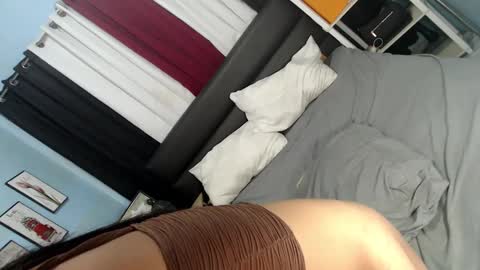 Snapshot of urhot_fcking_zoey chatting on January 16, 1:47 pm zoey noir online show from January 16, 1:47 pm