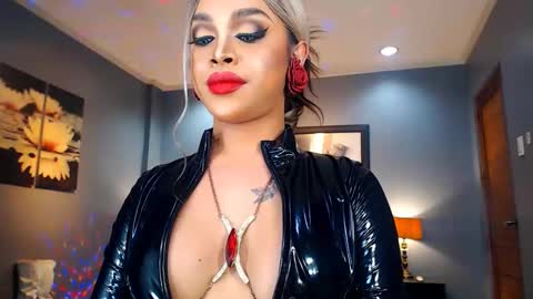 Snapshot of urmajestytyra chatting on January 11, 2:09 am UrMajestyTyra online show from January 11, 2:09 am