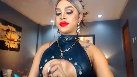 Snapshot of urmajestytyra chatting on January 19, 11:43 pm UrMajestyTyra online show from January 19, 11:43 pm