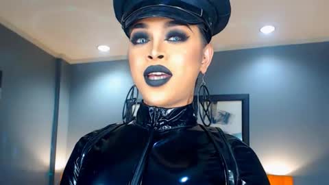 Snapshot of urmajestytyra chatting on January 21, 12:25 am UrMajestyTyra online show from January 21, 12:25 am