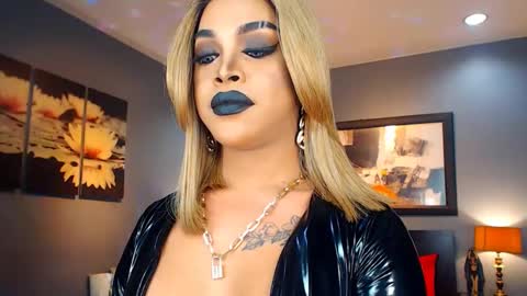 Snapshot of urmajestytyra chatting on February 12, 1:19 am UrMajestyTyra online show from February 12, 1:19 am