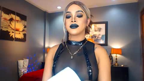 Snapshot of urmajestytyra chatting on February 15, 4:14 am UrMajestyTyra online show from February 15, 4:14 am