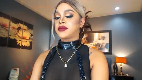 Snapshot of urmajestytyra chatting on February 27, 2:10 am UrMajestyTyra online show from February 27, 2:10 am
