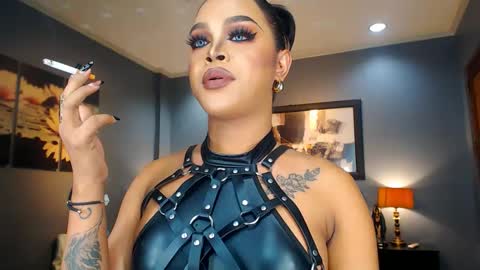 Snapshot of urmajestytyra chatting on March 11, 2:21 am UrMajestyTyra online show from March 11, 2:21 am