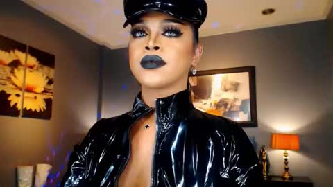 Snapshot of urmajestytyra chatting on September 30, 6:13 am UrMajestyTyra online show from September 30, 6:13 am