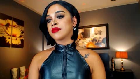 UrMajestyTyra online show from October 15, 8:36 am