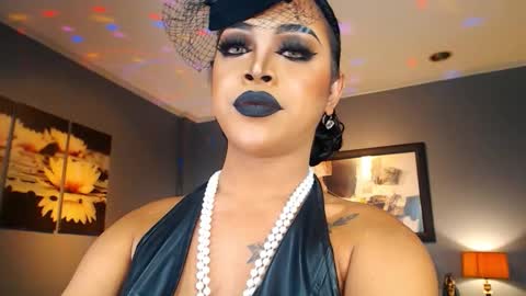 UrMajestyTyra online show from October 27, 2:41 am