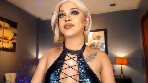 UrMajestyTyra online show from February 1, 1:26 am