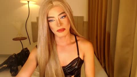 Snapshot of urnauthy_ciliaxxx chatting on December 17, 2:00 pm cecilia online show from December 17, 2:00 pm