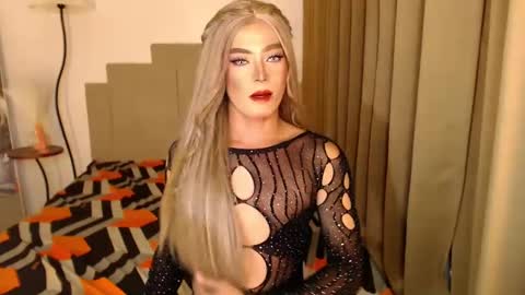 Snapshot of urnauthy_ciliaxxx chatting on December 22, 12:27 pm cecilia online show from December 22, 12:27 pm