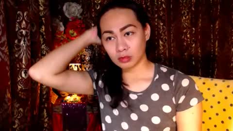 Snapshot of urtimelessbeauty chatting on December 7, 9:39 pm Merca online show from December 7, 9:39 pm